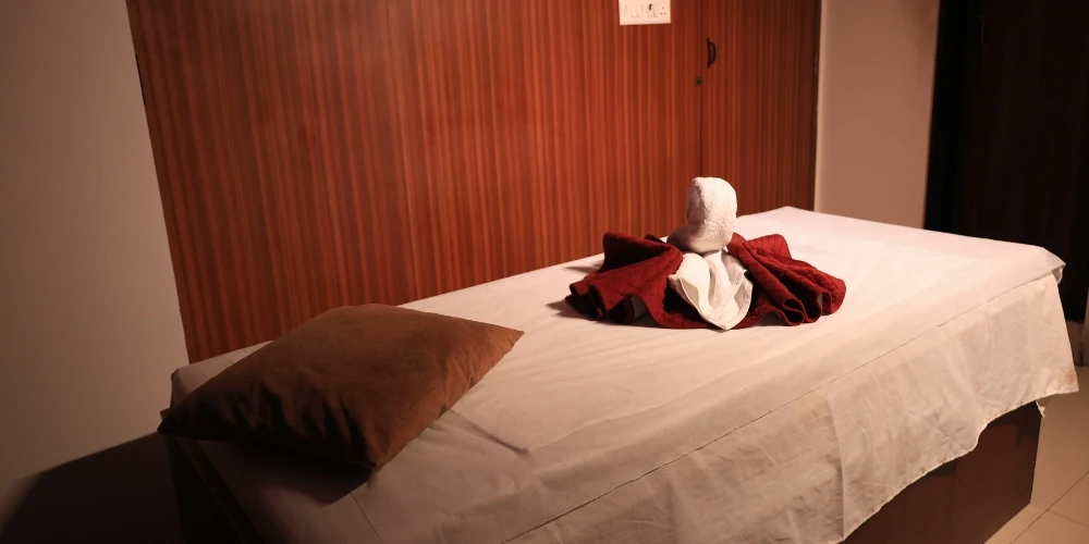 Couple spa suite at Sutra Day Spa, Ghod Dod Road Surat